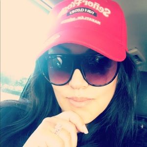 Meet your Posher, Isela